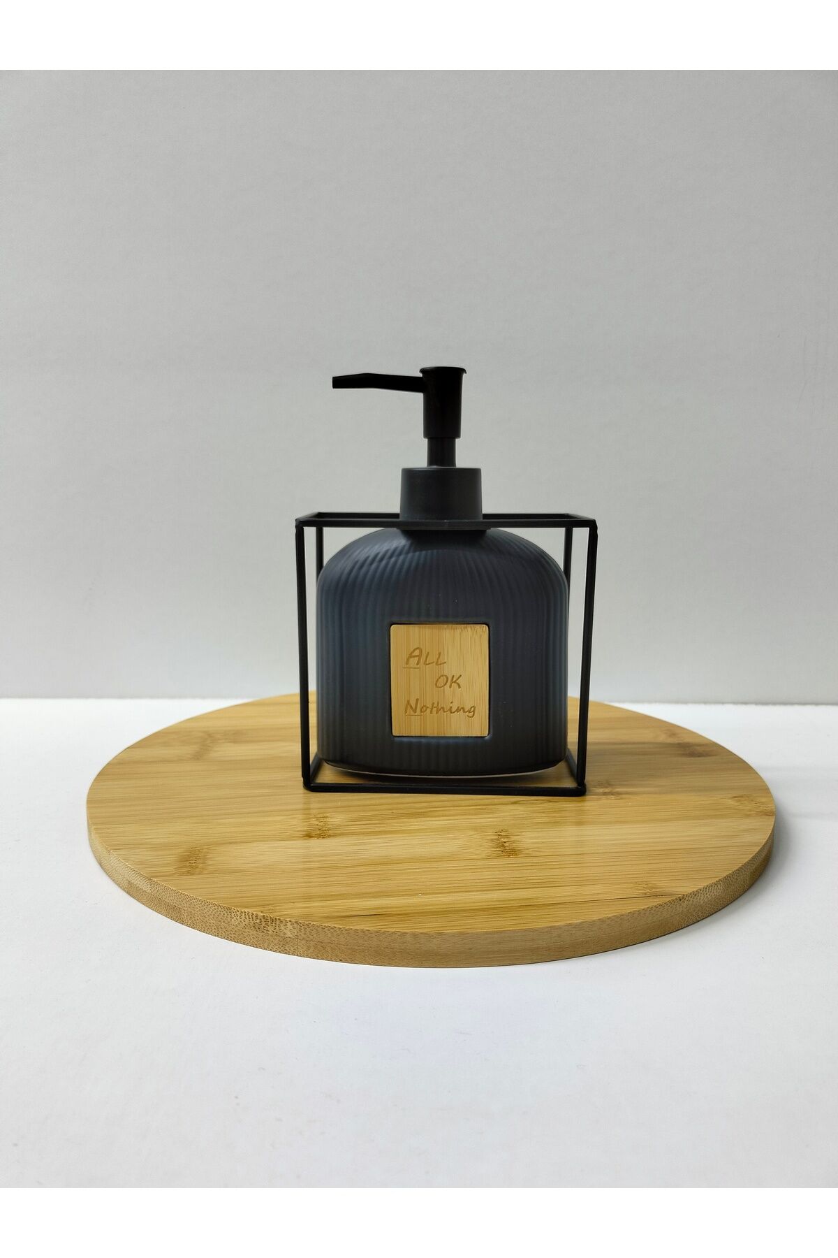 METAL AYAKLI SERAMİK DİKDÖRTGEN SIVI SABUNLUK (BOY 11, CM EN 12 CM )