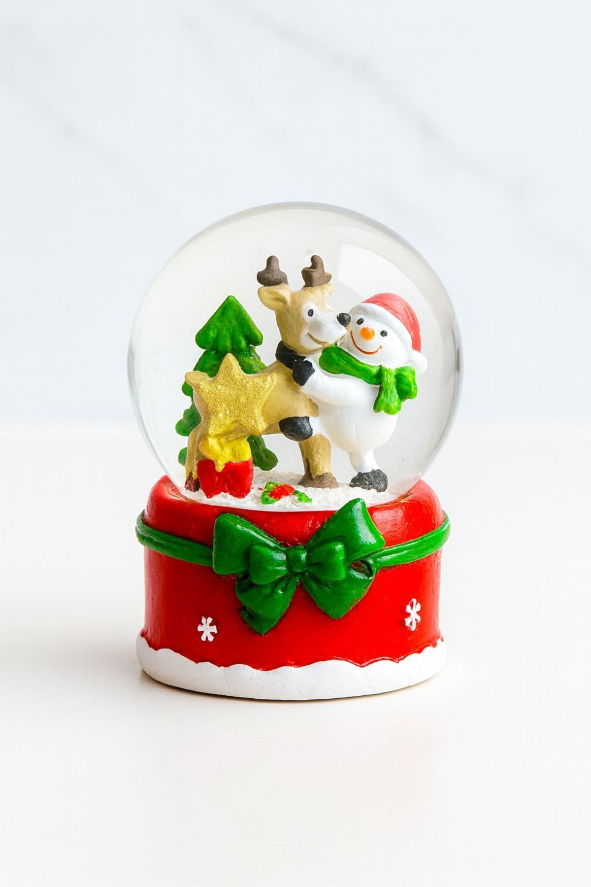 YENİ YIL TEMALI KAR KÜRESİ IŞIKLI 6CM